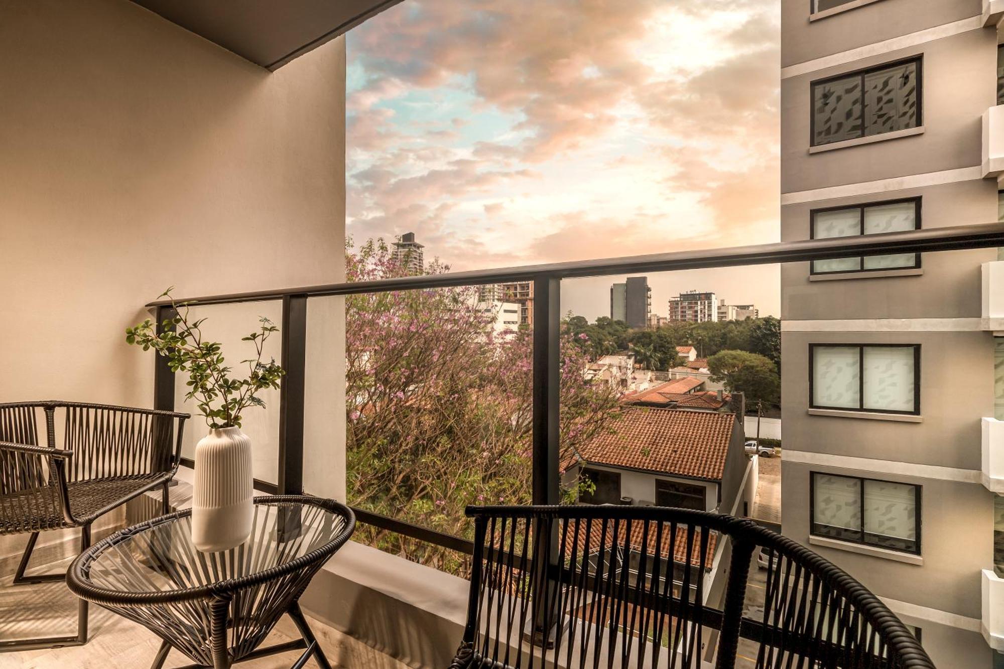 Zentrum - Stay & Residences By Ava Asuncion Kültér fotó